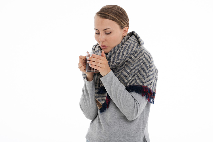 Как избавиться от насморка и заложенности носа - что помогает от насморка и заложенности носа в домашних условиях